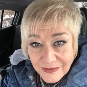 Meet your Posher, Debbie